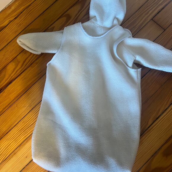 Peter Rabbit Baby Bunting - Picture 2 of 5